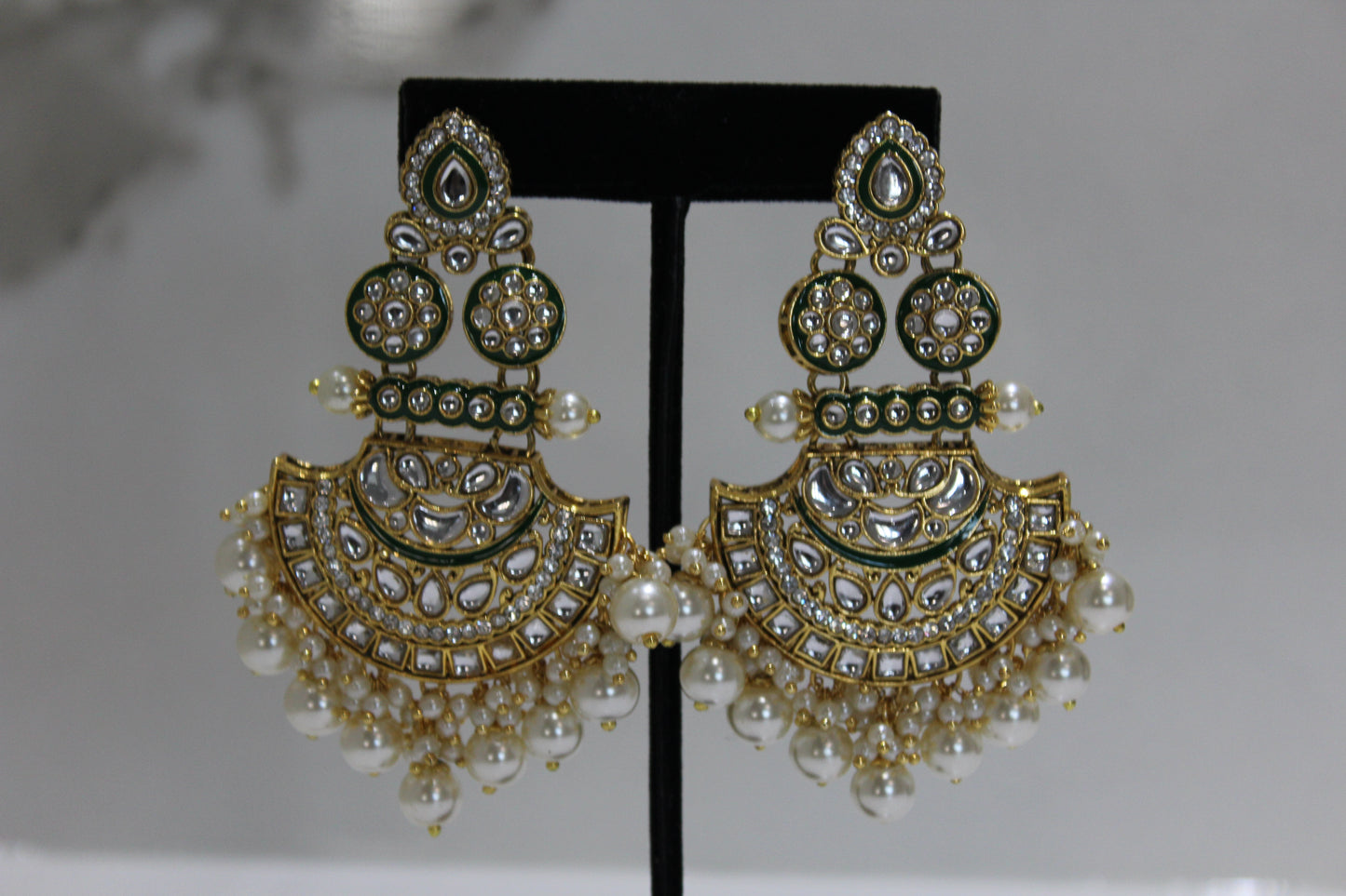 Maharani Pearl Tikka Set
