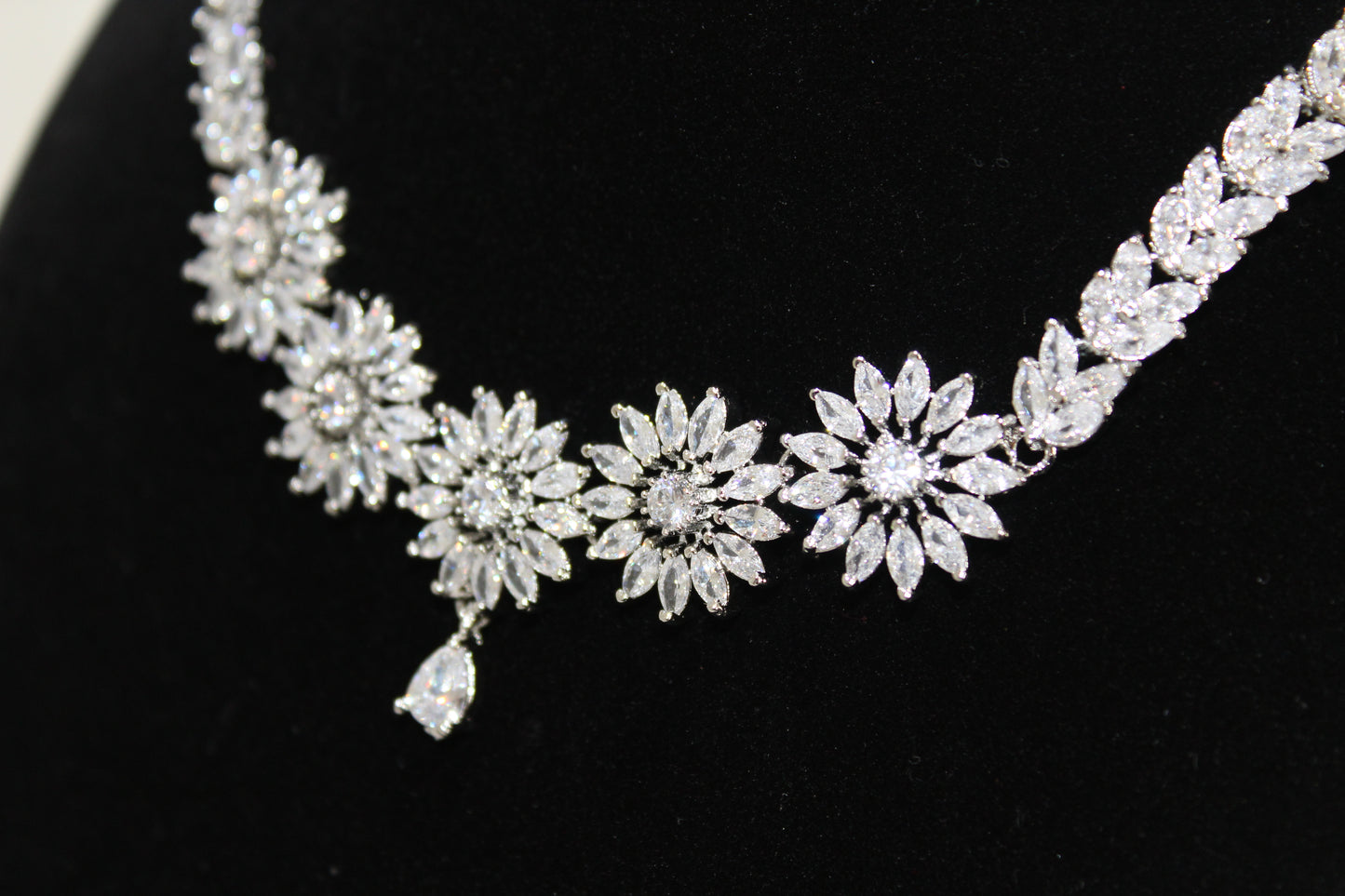 Flora American Diamond Set - Silver