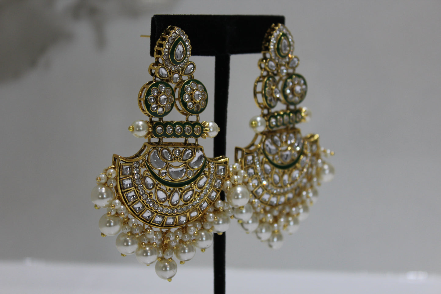 Maharani Pearl Tikka Set