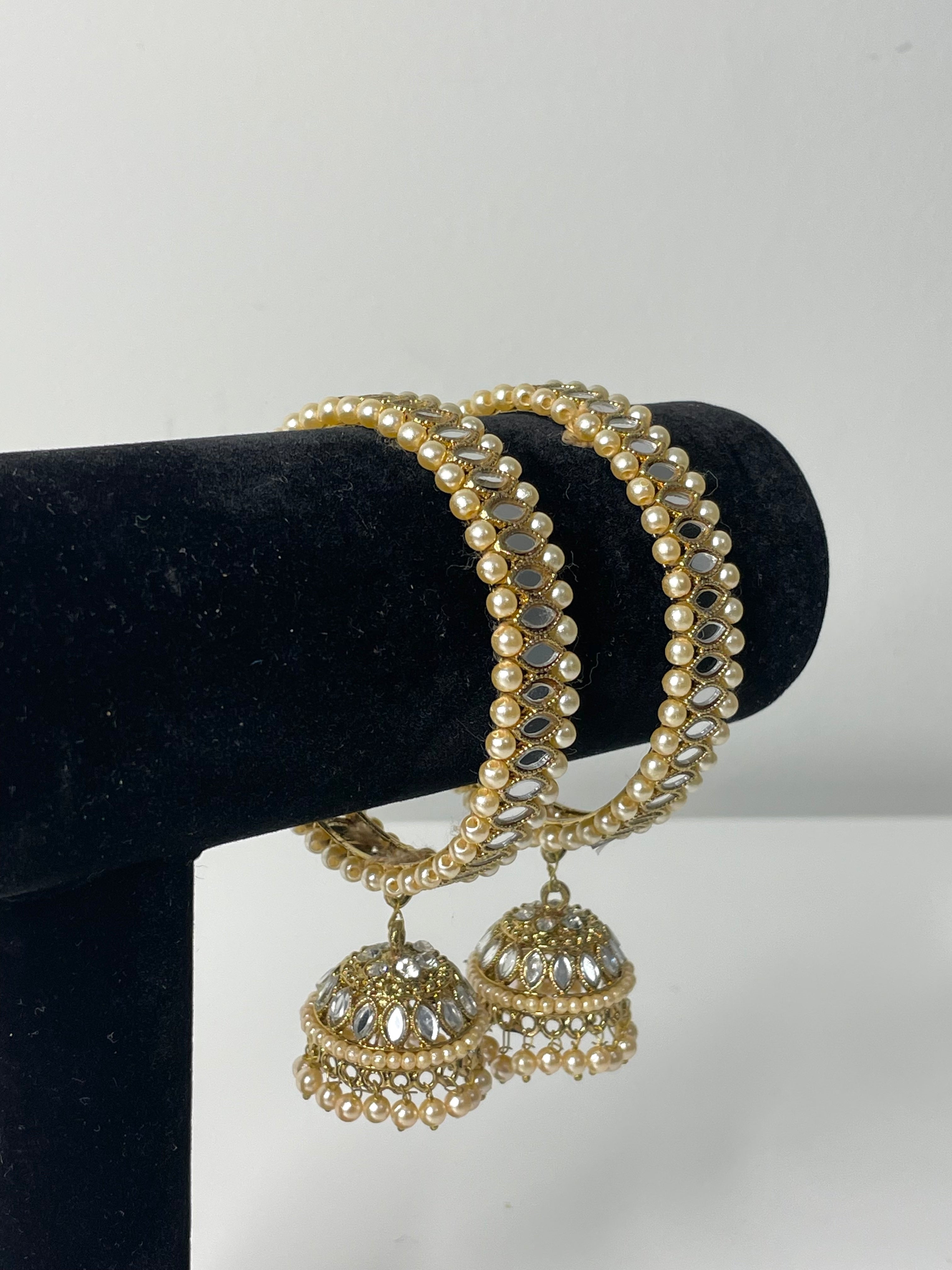 Bangles – Sapphirus Jewels
